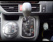 Toyota Voxy 2015