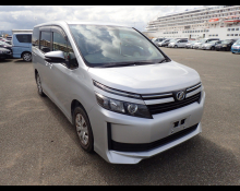 Toyota Voxy 2015