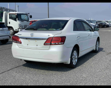 Toyota Premio 2018