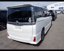 Toyota Voxy 2016