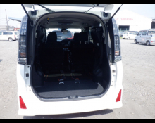Toyota Voxy 2016