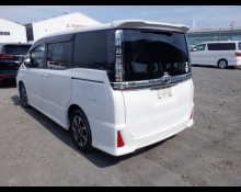 Toyota Voxy 2016