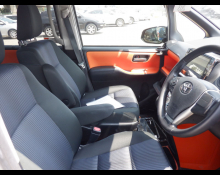 Toyota Voxy 2016