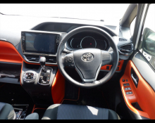 Toyota Voxy 2016