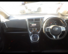 Toyota Ractis 2012