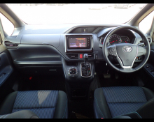 Toyota Voxy 2016