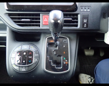 Toyota Voxy 2016