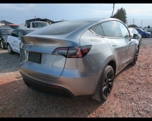 TESLA MODEL Y 2025