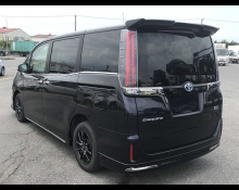 Toyota Esquire 2019
