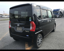 Daihatsu Tanto 2019