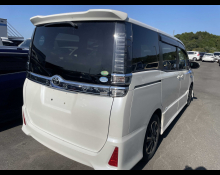 Toyota Voxy 2017