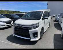 Toyota Voxy 2016
