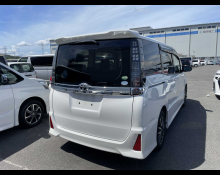 Toyota Voxy 2016