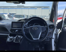 Toyota Voxy 2016