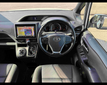 Toyota Noah 2015