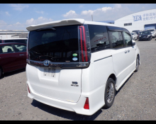 Toyota Noah 2018