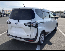 Toyota Sienta 2021