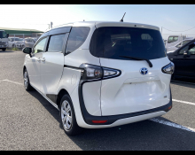 Toyota Sienta 2021