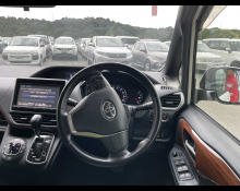 Toyota Noah 2015