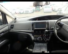 Toyota Estima 2013