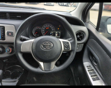 Toyota Vitz 2015