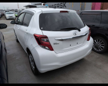 Toyota Vitz 2015