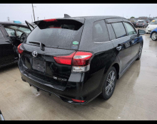 Toyota Corolla Fielder 2015