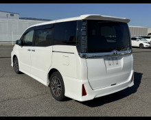 Toyota Voxy 2016