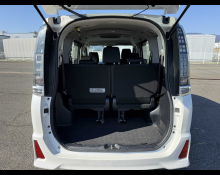 Toyota Voxy 2016