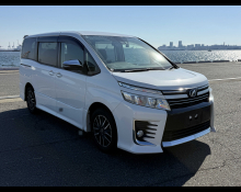 Toyota Voxy 2016