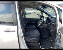 Toyota Voxy 2016