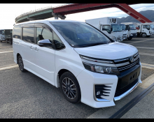 Toyota Voxy 2016