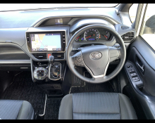 Toyota Voxy 2016