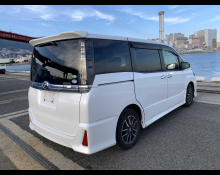 Toyota Voxy 2016