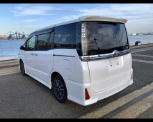 Toyota Voxy 2016
