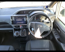 Toyota Voxy 2016