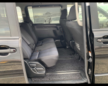 Toyota Voxy 2016