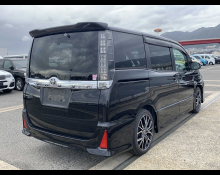 Toyota Voxy 2016