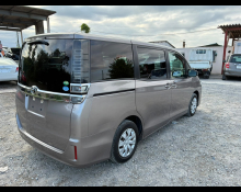 Toyota Voxy 2019