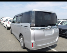 Toyota Voxy 2019