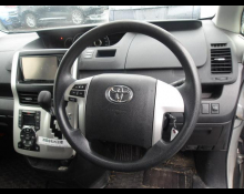 Toyota Noah 2012