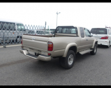 Toyota Hilux Sports Pickup 2003