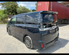 Toyota Voxy 2016
