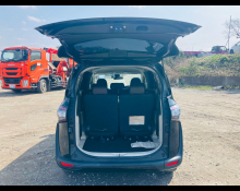 Toyota Sienta 2016