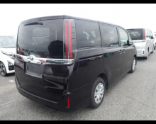 Toyota Noah 2021