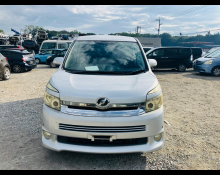 Toyota Voxy 2008