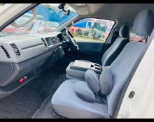 Toyota Hiace Commuter 2012