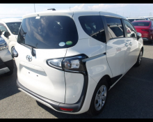 Toyota Sienta 2021