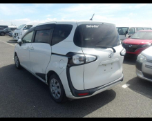 Toyota Sienta 2018