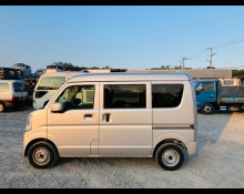 Nissan NV100 2020